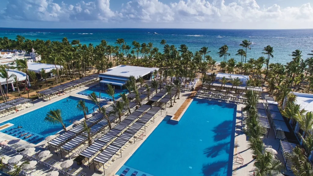 UK Holidaymakers report returning from Hotel RIU Bambu, Punta Cana with gastric illnesses