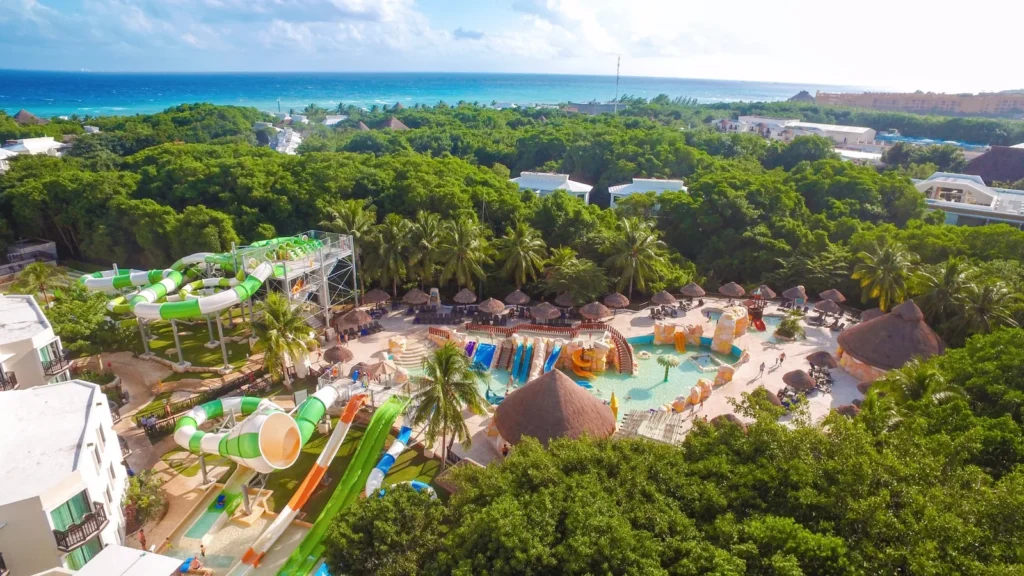 Accounts of “Inedible” food and sickness at Sandos Caracol Eco Resort