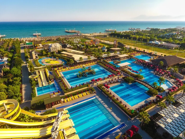 Guests seek legal action after stay at Aska Lara Resort & Spa, Antalya