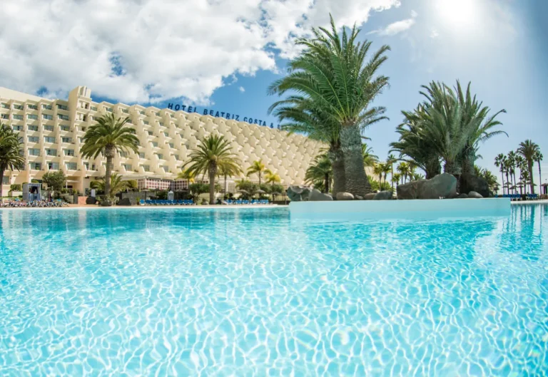 Bed Bug Infestation at Hotel Beatriz Costa & Spa: Guests Share Disturbing Accounts