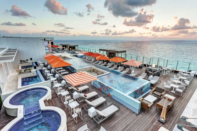 Guests Hit Out at Royalton Chic Cancun Over Illness, E. Coli and Safety Concerns