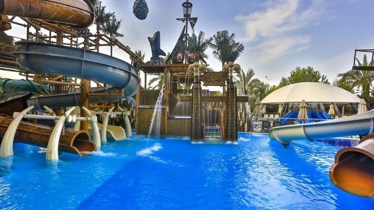 British Holidaymaker Contracts Cryptosporidium at Long Beach Hotel, Turkey