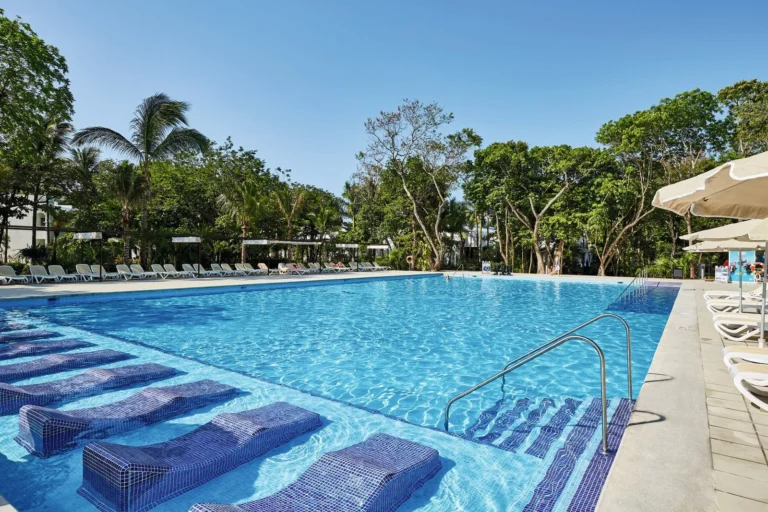 Family Awarded £13,000 After “Holiday from Hell” at RIU Tequila in Cancun