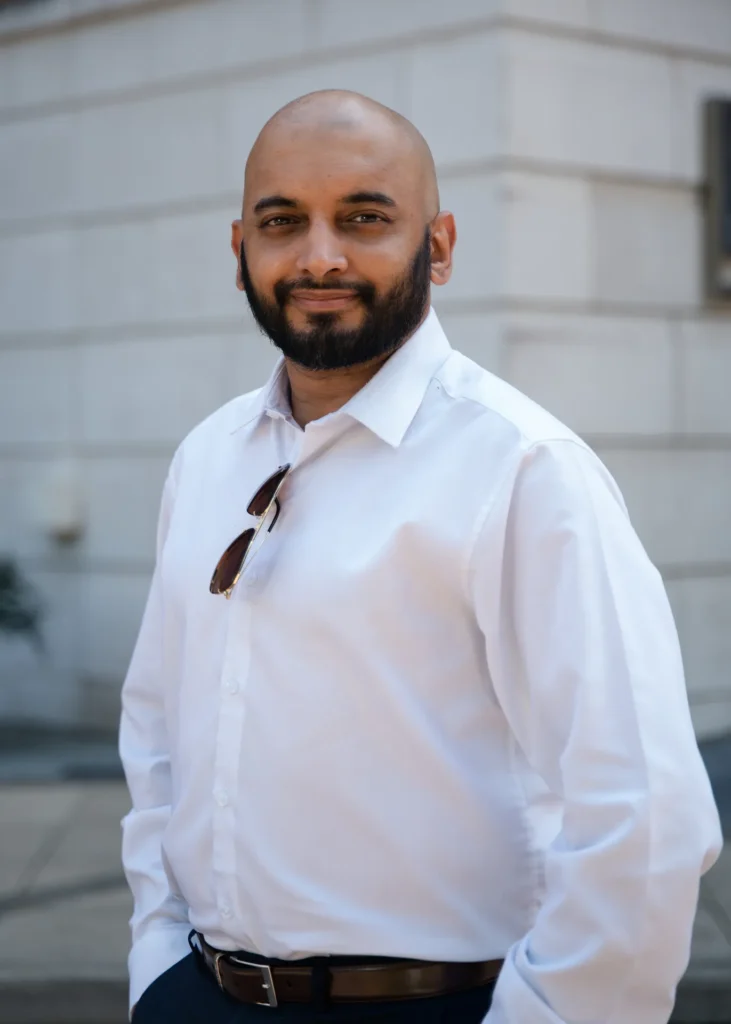 Mo Khan